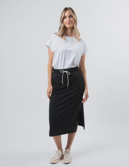 STELLA & GEMMA ESSENTIALS SKIRT BLACK